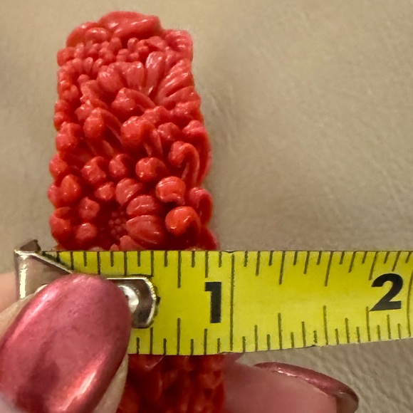 1930s/40s Early Plastic Art Deco Deeply Carved/Moulded Red Celluloid Bangle - Picture 8 of 8